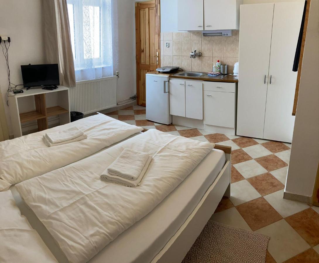 Penzion U Thuje Třeboň Extérieur photo
