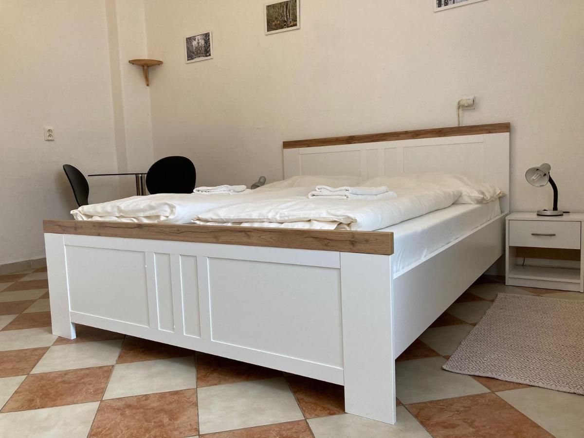 Penzion U Thuje Třeboň Extérieur photo
